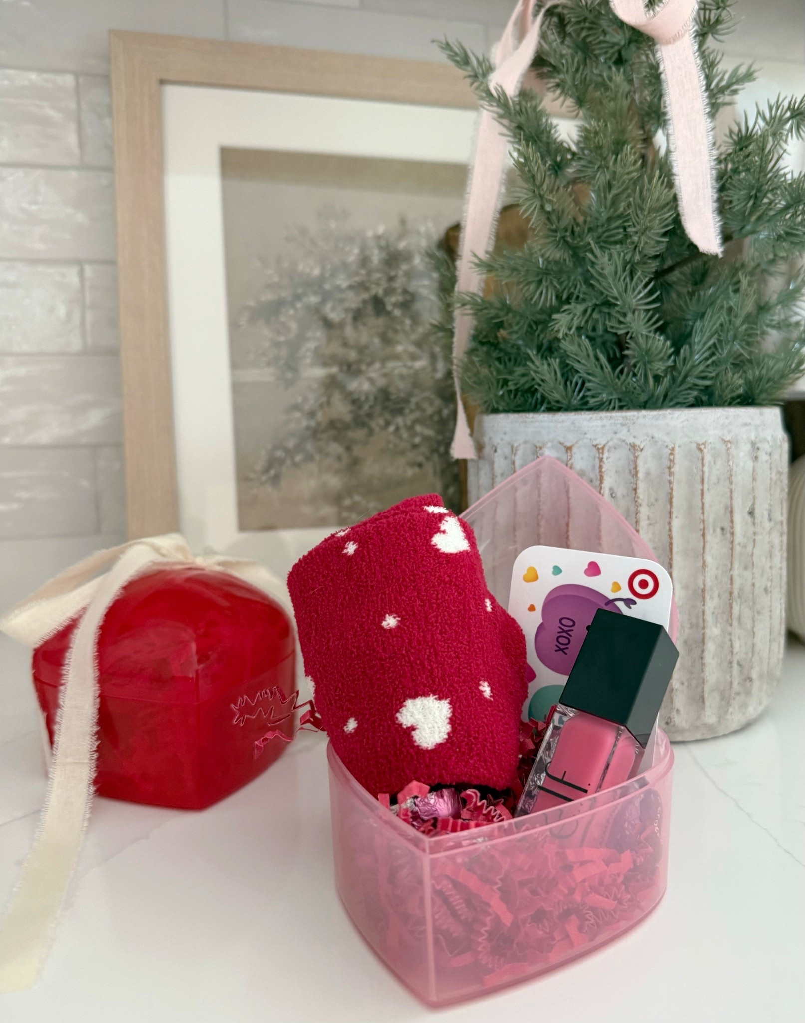 This cute, budget friendly Valentine's gift idea is the perfect gift for Teachers, galentines or your Bestie ❣️💗


#valentinesgiftideas #vday #galentinesparty #partyfavors #teachergift #valentinesday #valentinesgift 

#LTKKids #LTKValentine