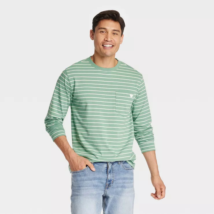 Men's Classic Fit Scoop Neck Long Sleeve T-Shirt - Goodfellow & Co™ | Target
