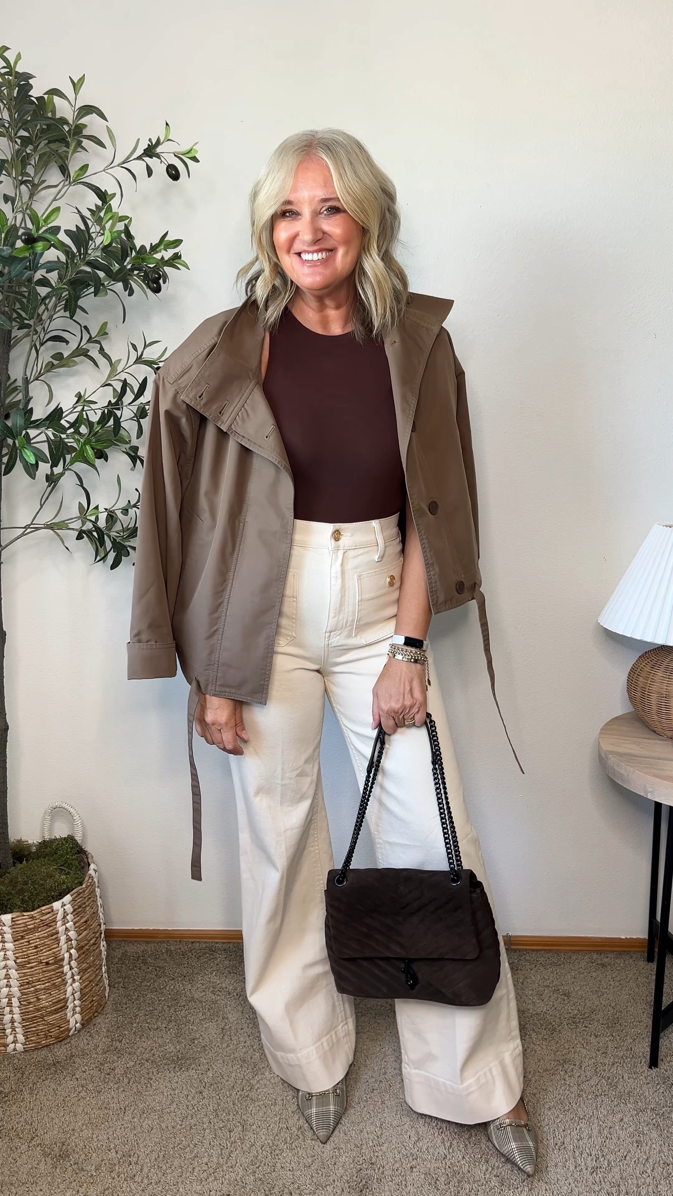 Day 3 of 10 Days of Fall Transitional Outfits🍁🧸🍂☕️
Jeans- fit tts
Bodysuit -Size Medium
Jacket-Size Small

#LTKStyleTip #LTKOver40 #LTKFindsUnder100