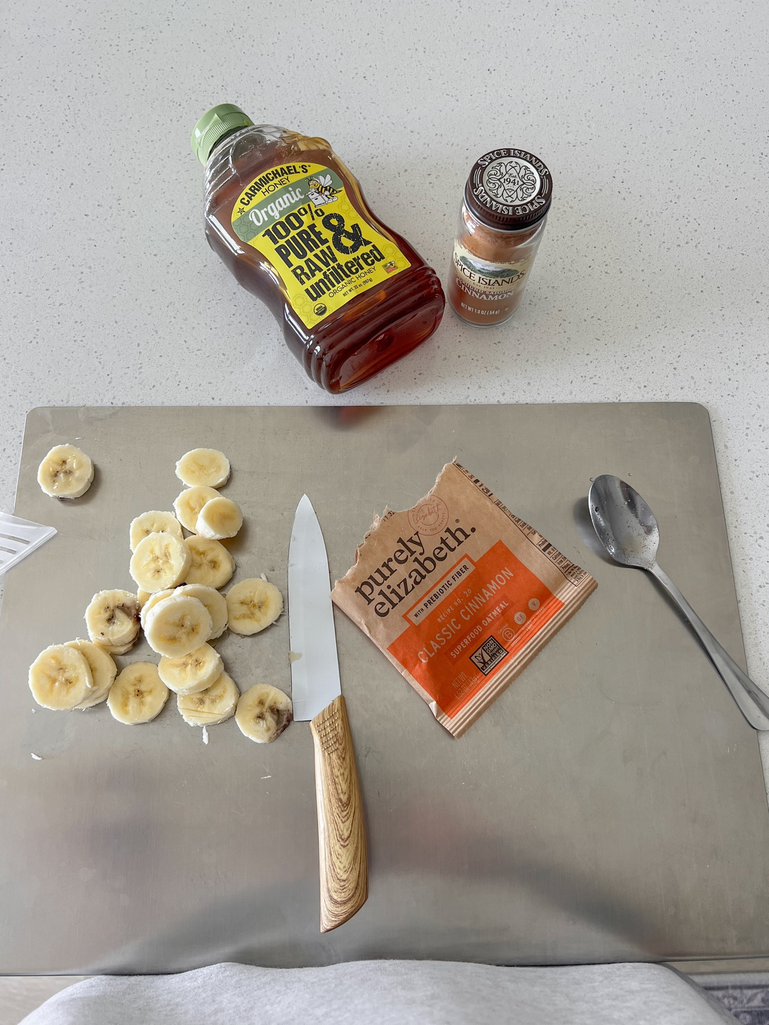 One of my easy, healthy and go-to breakfasts for a busy or slow morning! 😋🙂 #oatmeal #honey #cinnamon #banana #raw #breakfast 

#LTKActive #LTKFamily #LTKHome