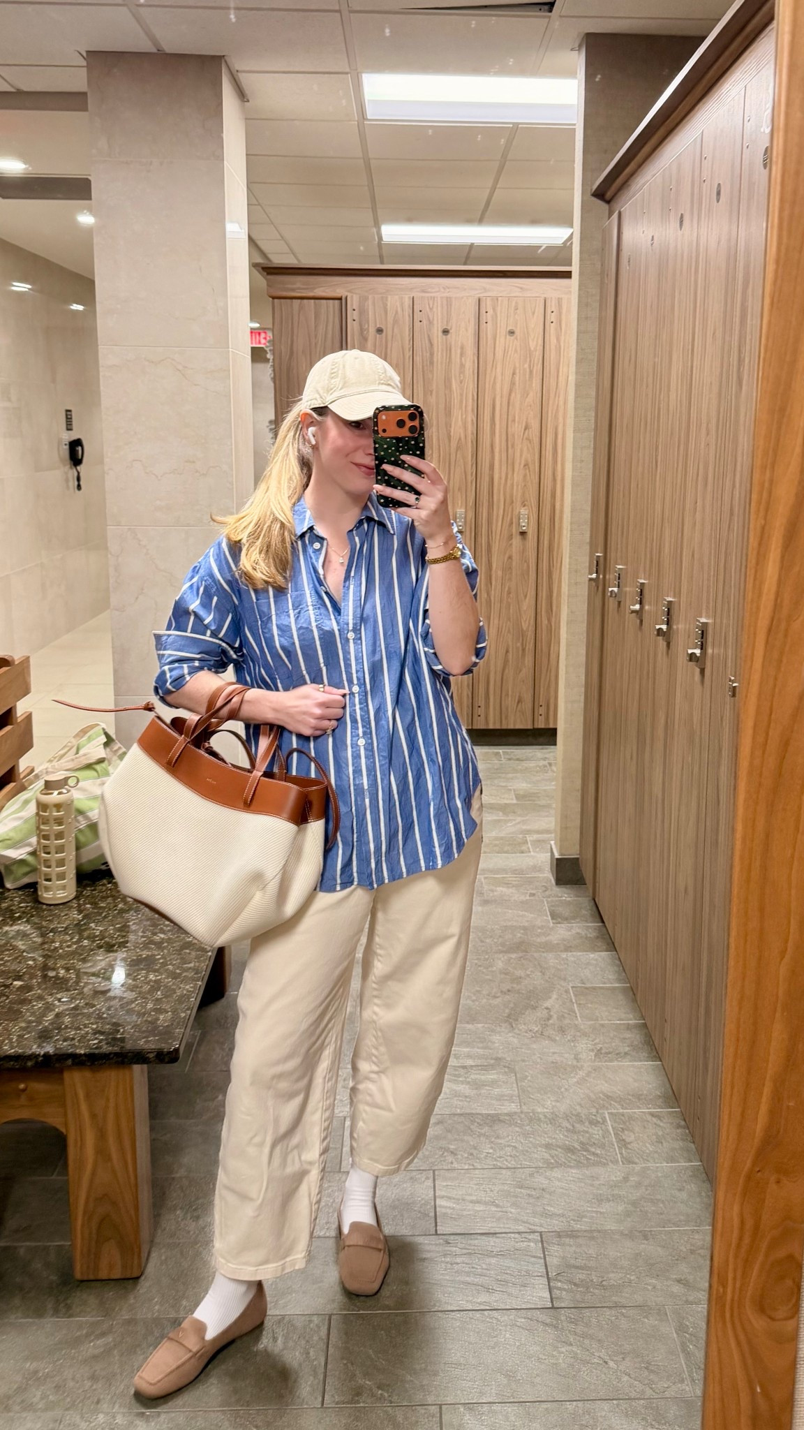 my go-to casual outfit lately 🤍

barrel jeans + a striped button down + a good bag = i’m set

easy, comfortable, and still feels put together

linking everything (and similar pieces) ✨


#LTKgrwm #LTKSeasonal #LTKootd