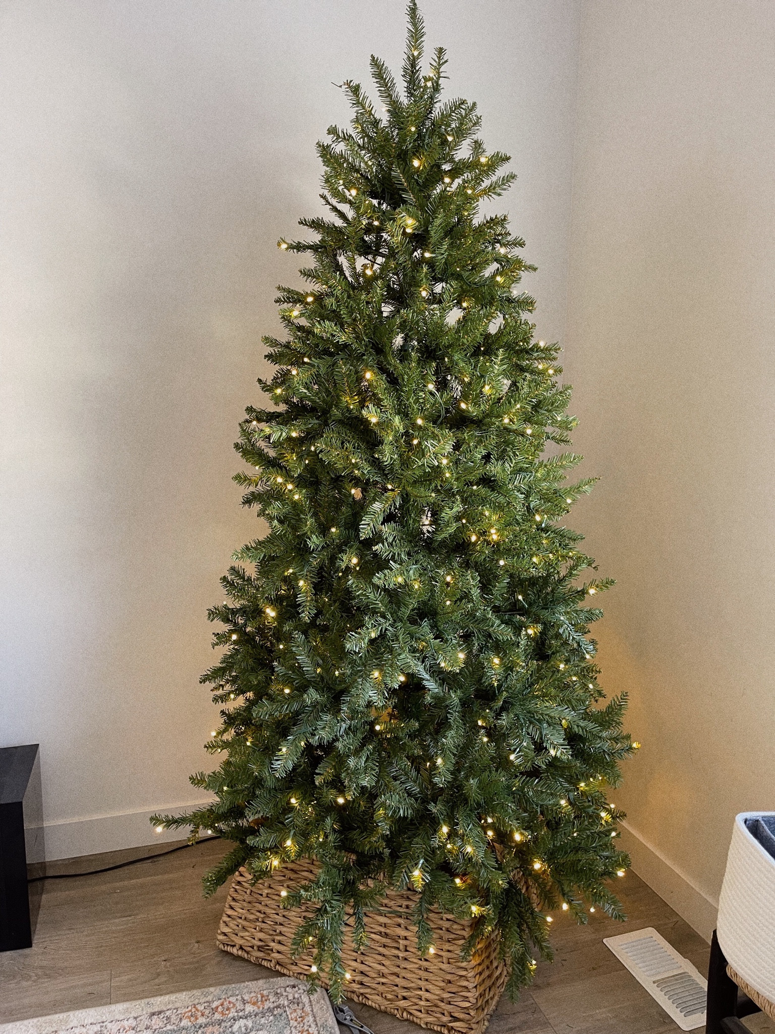 2023 new tree🎄❤️

#LTKHoliday #LTKhome #LTKSeasonal