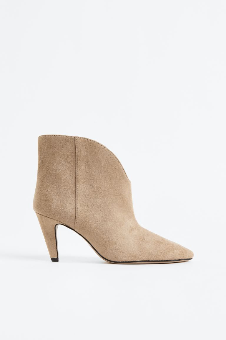 Heeled Boots | Taupe Boot Boots | Taupe Shoes | Spring Outfits  | H&M (US + CA)