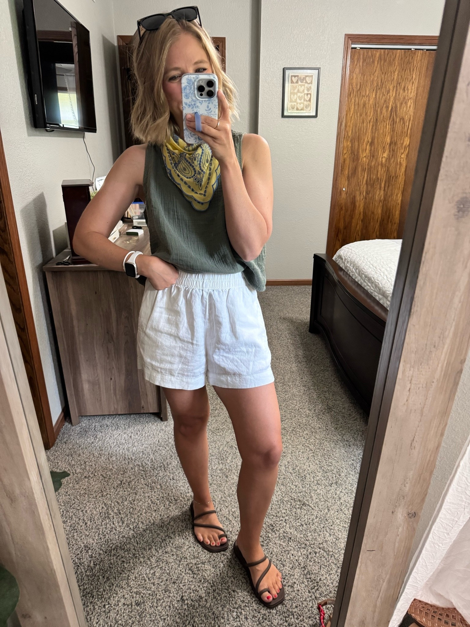Wearing a size small in the tank and the shorts! I love the eyelet and scallop detail on this bandana! So cute!!

#LTKootd