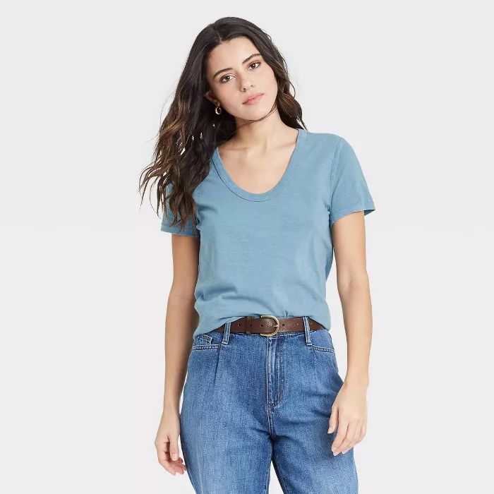 Women's Short Sleeve Scoop Neck T-Shirt - Universal Thread™ | Target