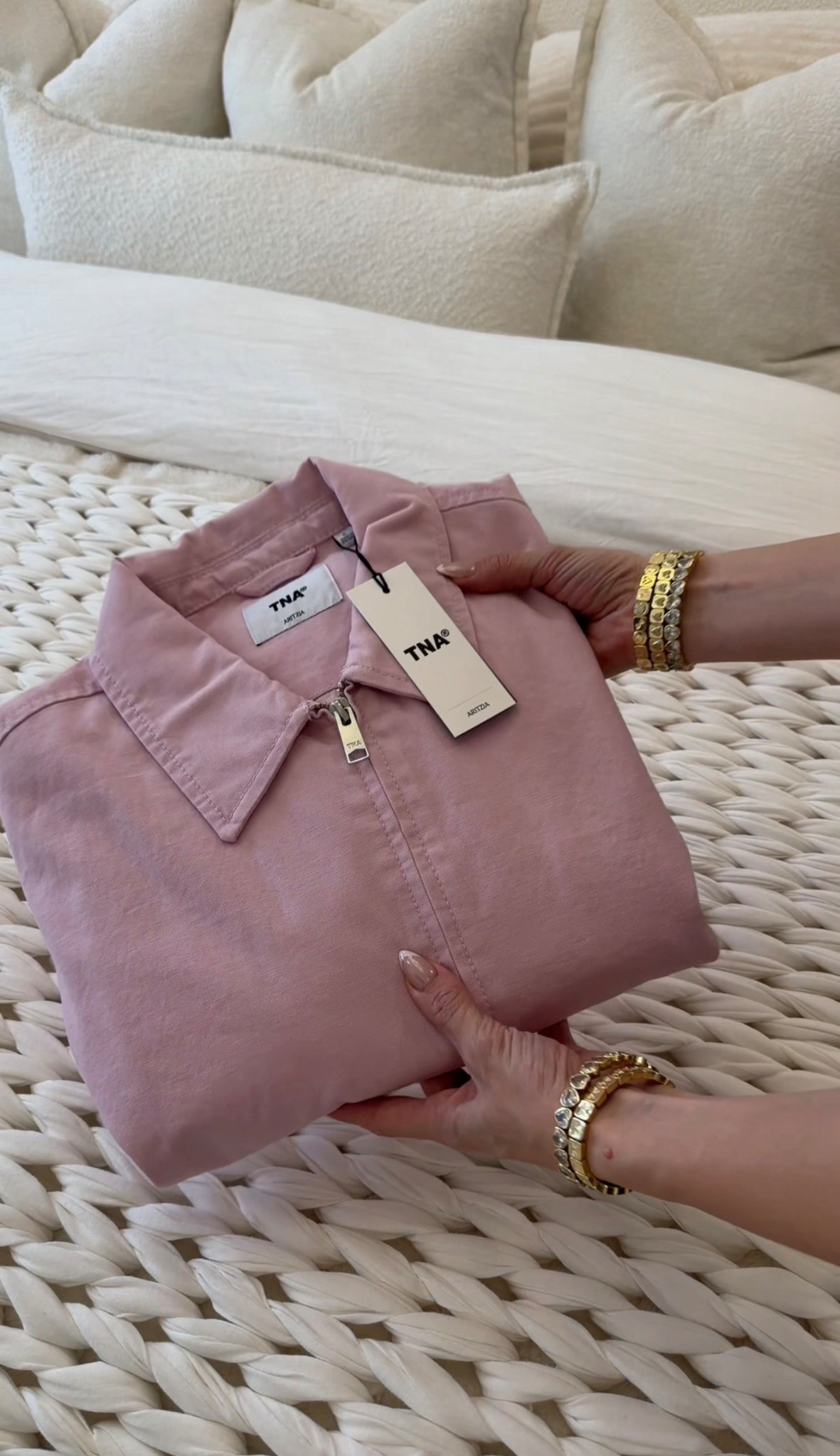 Sized up to a large for an oversized fit 🫶🏻💗