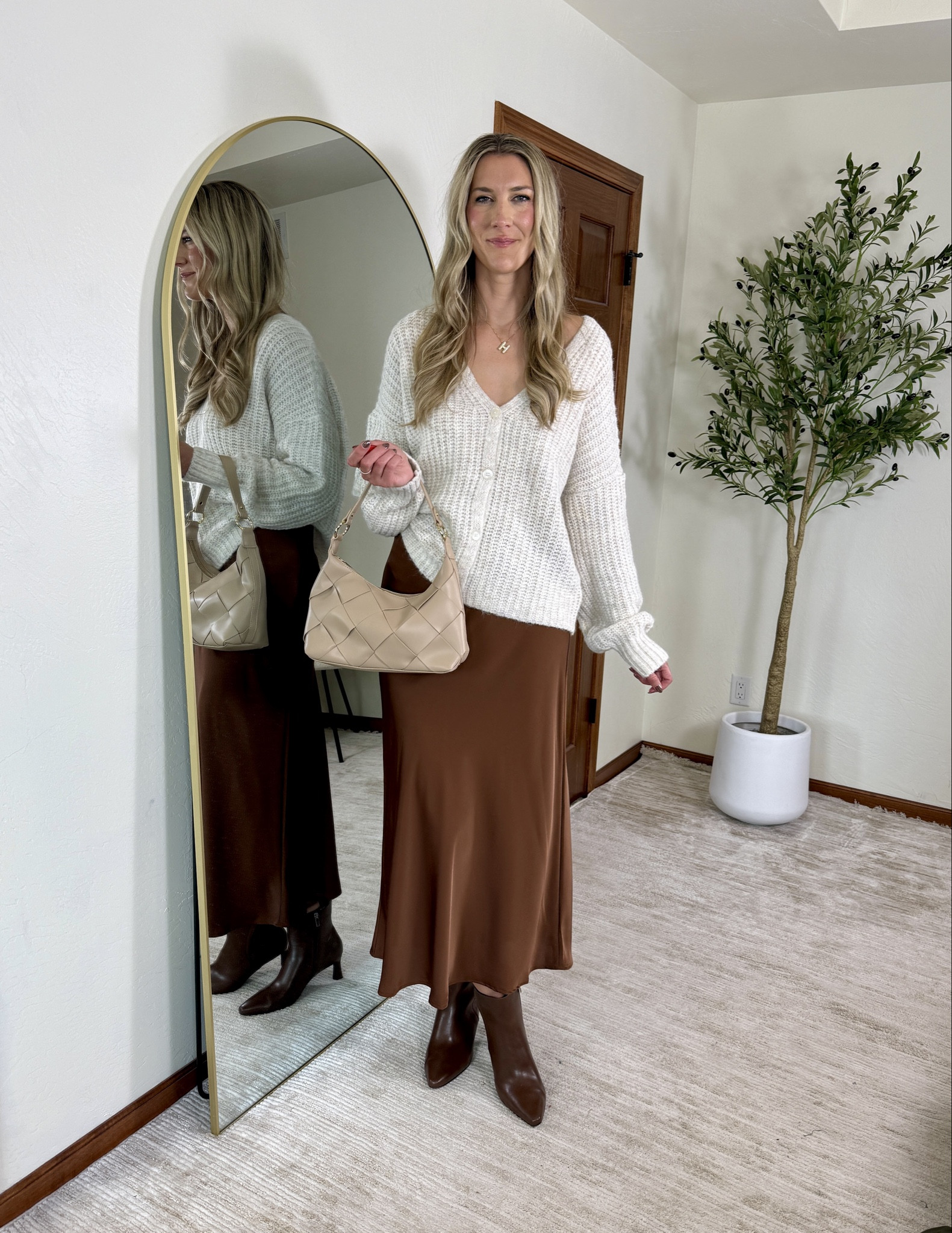 Wearing my true size medium tall in
Oversize chunky cardigan with a satin tall skirt and boots. Perfect for fall work or elevated casual.

#LTKSeasonal #LTKTall #LTKSaleAlert