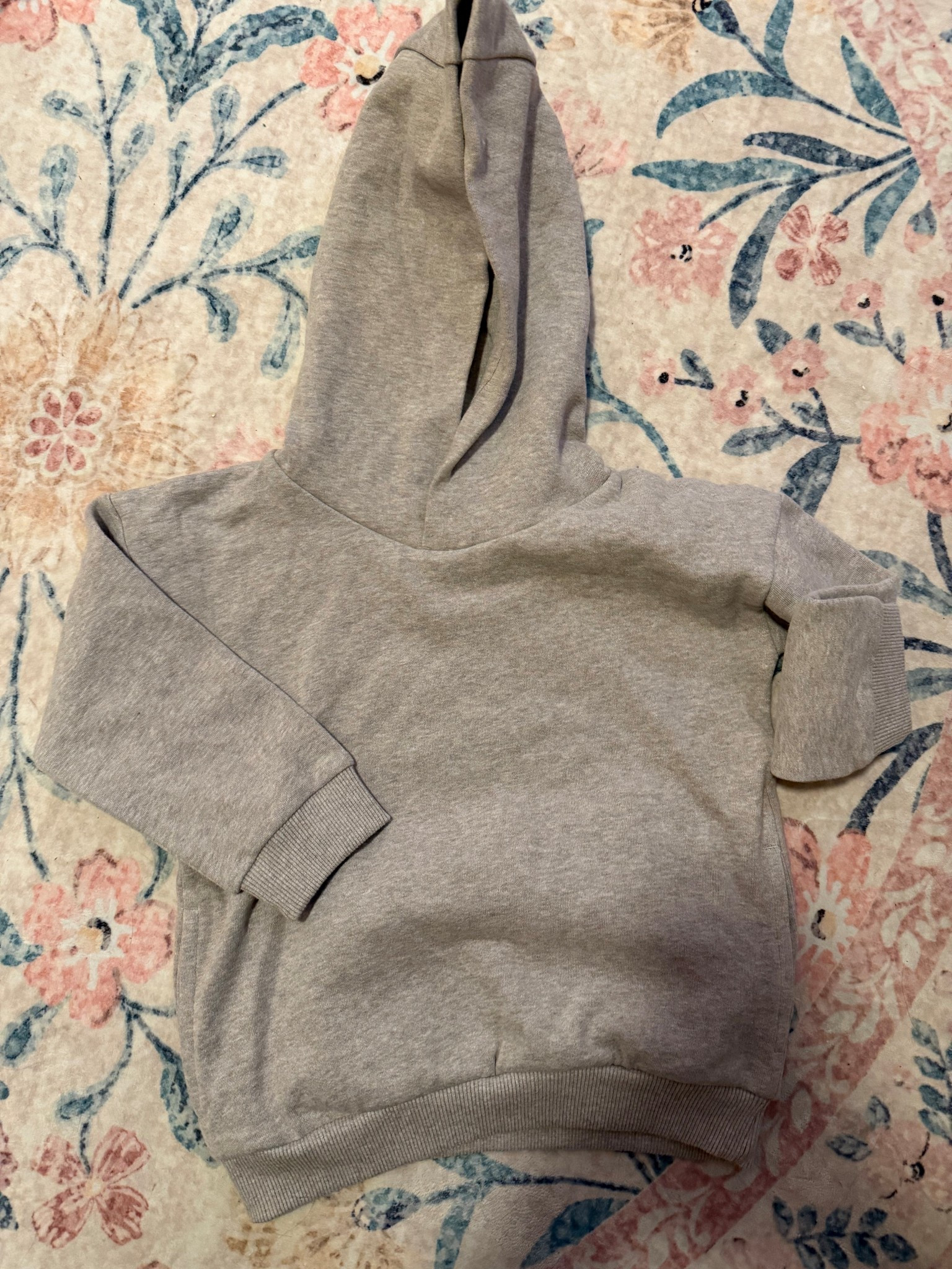 The softest sweatshirt I’ve ever bought my toddler. Such a beautiful oat color with an oversized fit

#LTKKids #LTKBaby