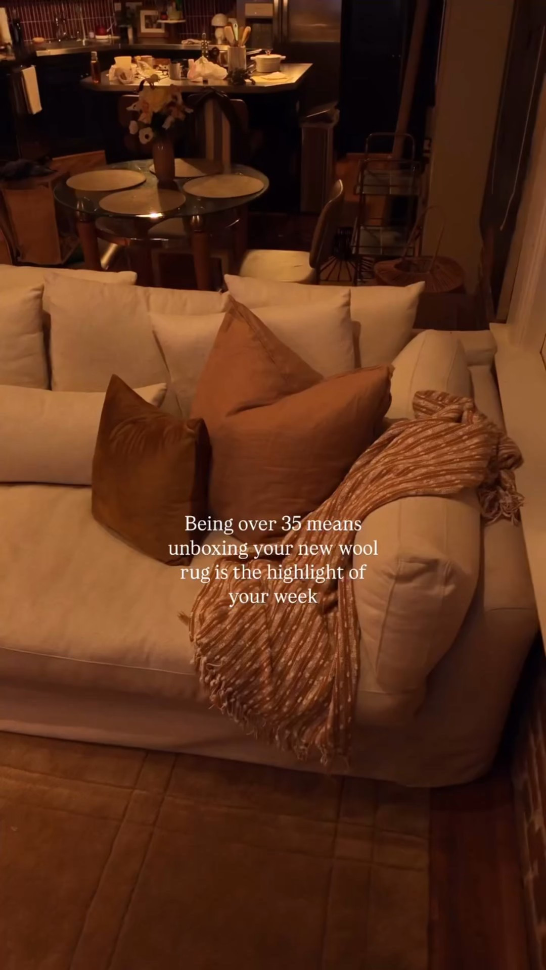 I was too excited to get this in the room and admire her 😍 only @wayfair would have this giant 100% wool rug for under $500! 🔗 up top if you wanna get your own. Trust me it is worth EVERY PENNY. #wayfair #wayfaircreator