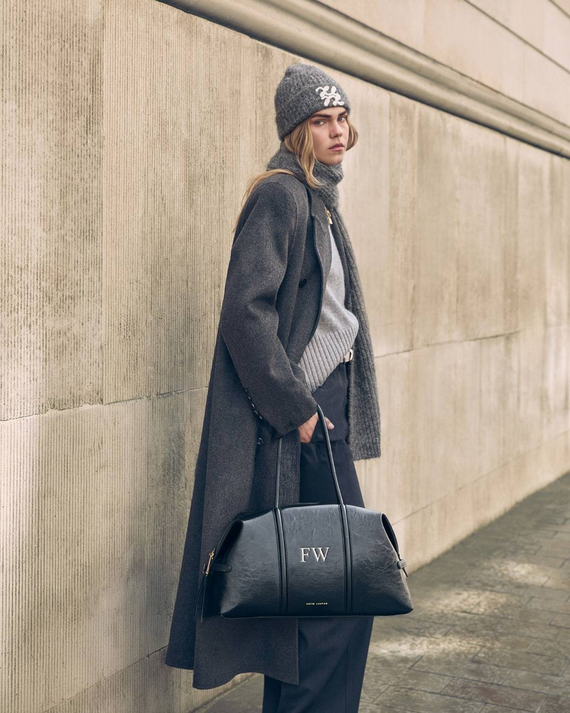Madison Large Shoulder Bag in Distressed Black | Katie Loxton Ltd. (UK)