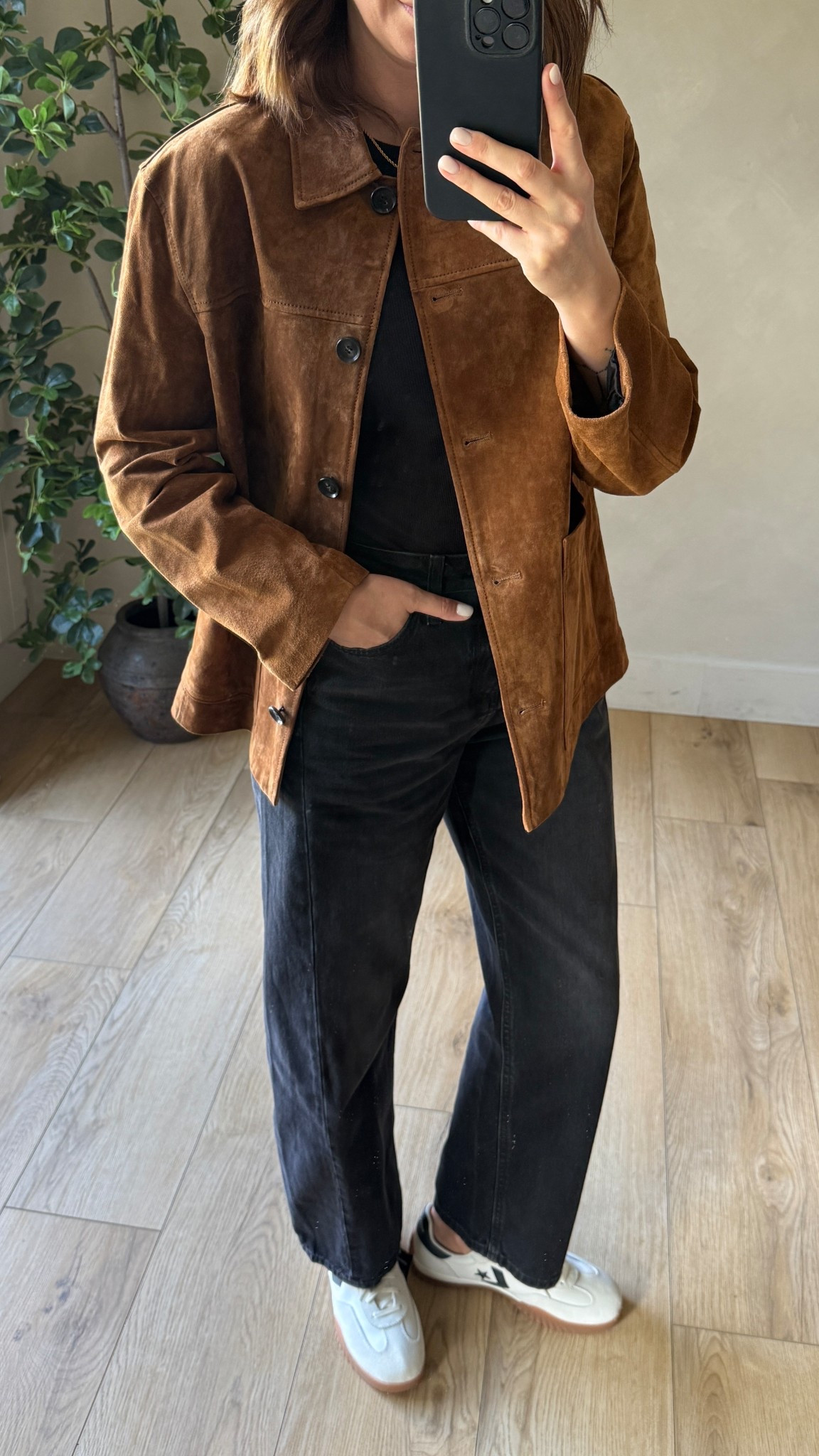 A little outfit of the day before leaving the house. #OOTD
We’ve got a chill in the air here so I’m excited to whip out my outerwear and I’ve been waiting (not so) patiently for the cooler weather to wear this suede jacket 😍

For size reference:
I’m a UK size 10, 5’9 and wearing the jacket in a size M.

#LTKuk #LTKautumn #LTKeurope
