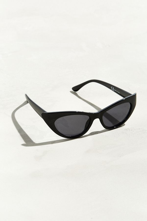 UO Plastic Cat Eye Sunglasses | Urban Outfitters (US and RoW)
