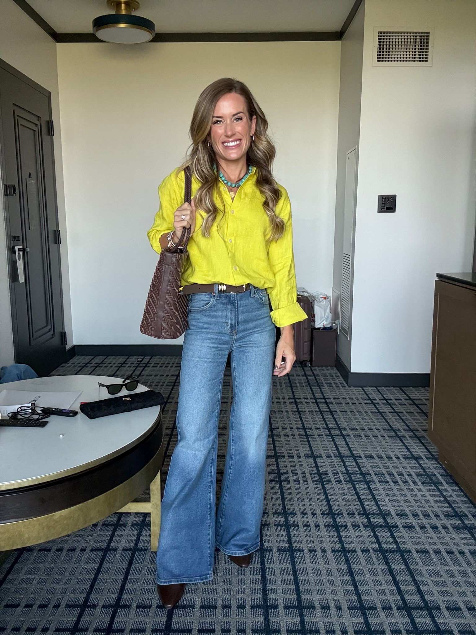 Day 2 of LTKCon

Early fall outfit denim jeans tote bag trendy fashion

#LTKCon #LTKootd #LTKgrwm