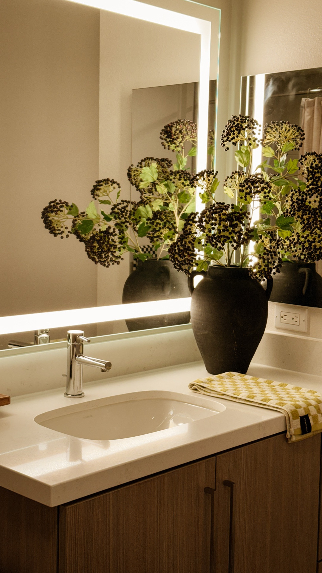 Bathroom Details ✨

towel rack & checkered towels : Ethnik Living


#LTKSeasonal #LTKHome #LTKStyleTip