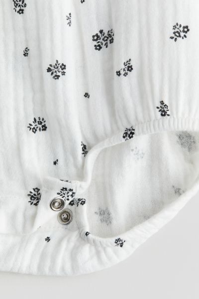Patterned Muslin Romper Suit - Square Neckline - Sleeveless - White/floral - Kids | H&M US | H&M (US + CA)
