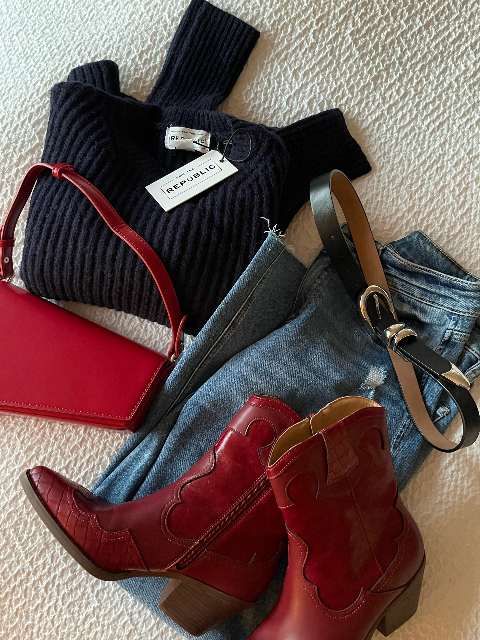 Adding in all the reds for the holding season! Sale on boots 

#LTKSaleAlert #LTKFindsUnder50 #LTKHoliday