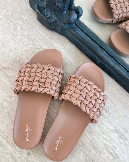 Target Accessories! 👡👜Click below to shop the post!

Madison Payne, Accessories, Target, Budget Fashion, Affordable

#LTKunder50 #LTKSeasonal #LTKshoecrush