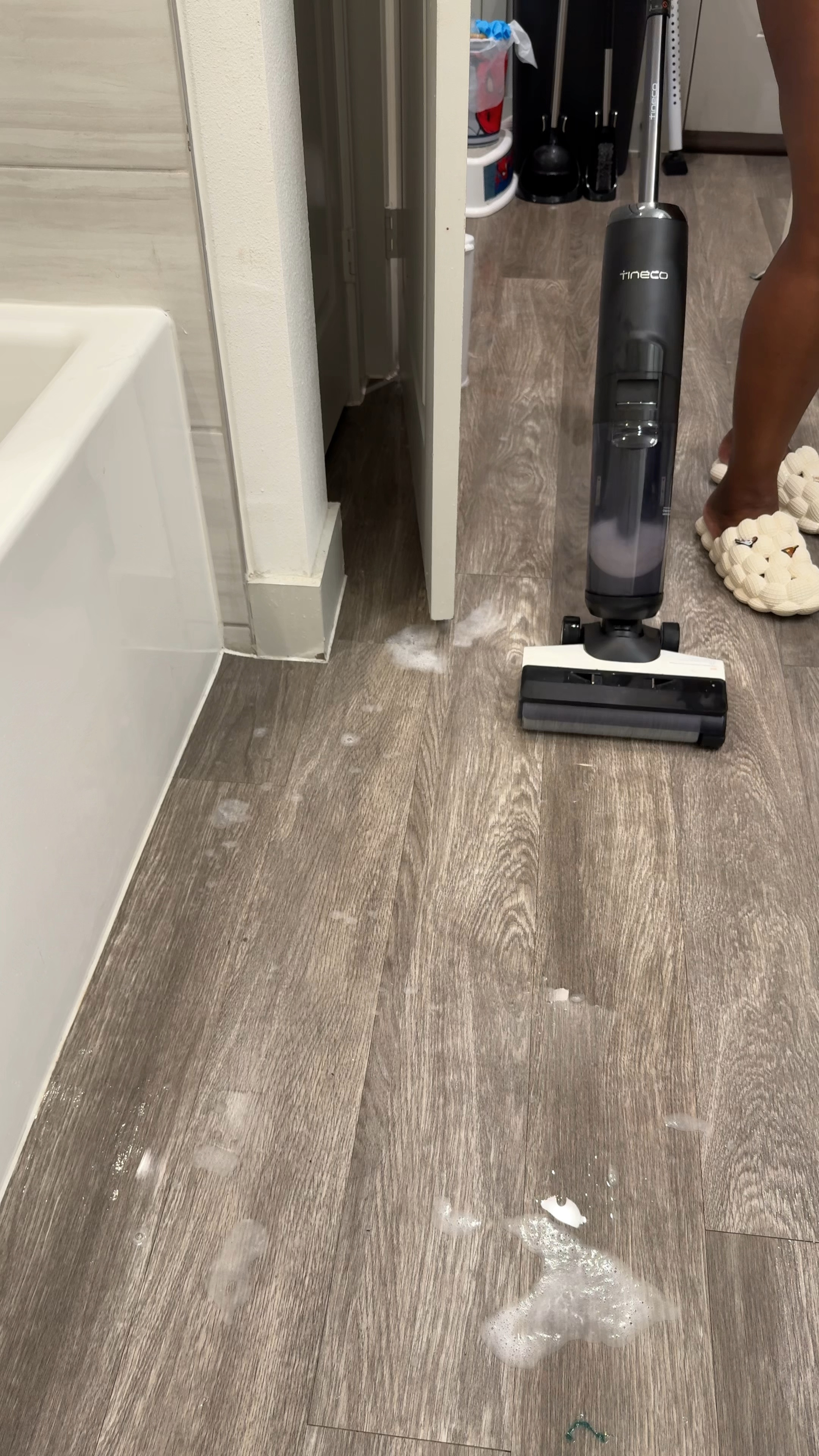 Wet/Dry vacuum with mop slippers

#LTKVideo #LTKHome