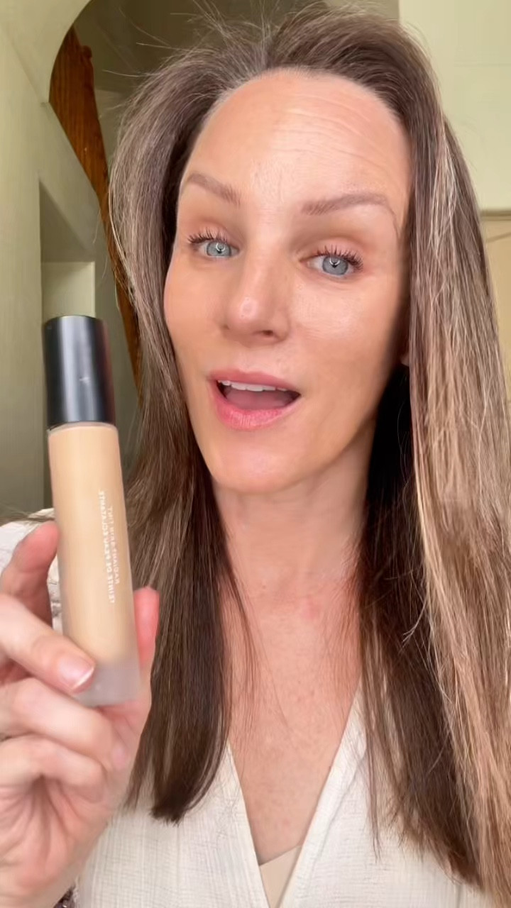  Lightweight, smoothing, and skincare-infused—Diffusion Dew is that effortless everyday tint that makes my 40+ skin look bright and hydrated


#LTKOver40 #LTKBeauty