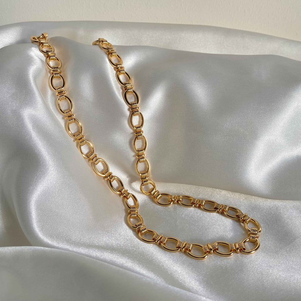 Ribbed Link Chain Necklace in Gold | Astrid and Miyu