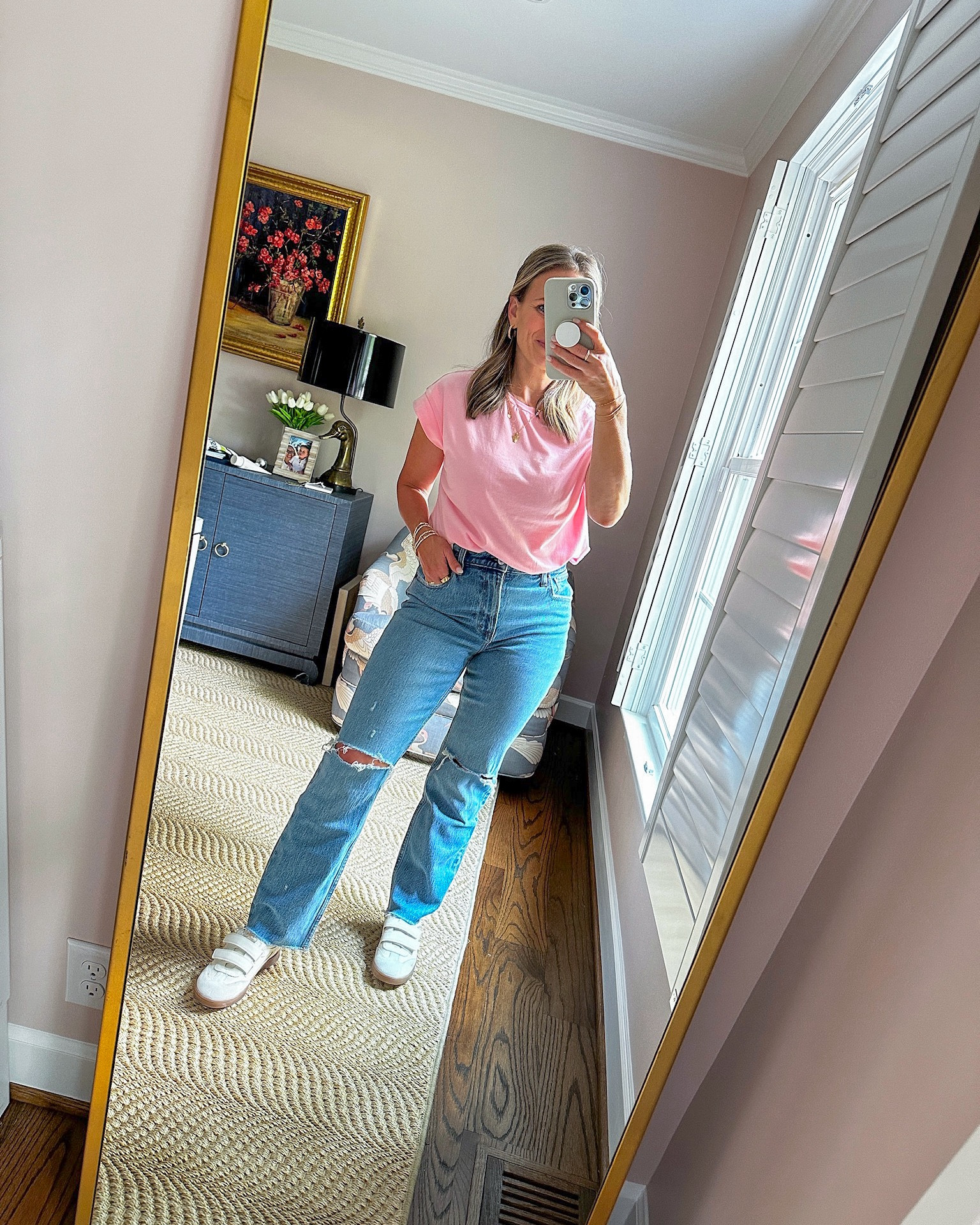 Such a cute pair of straight leg jeans. These are a size 27 in the short length. I’m 5’1” and I might end up getting the regular length so there’s more jeans covering my shoes, but I’m on the fence. Get your true size in these.

#LTKxAF #LTKSaleAlert #LTKFindsUnder100