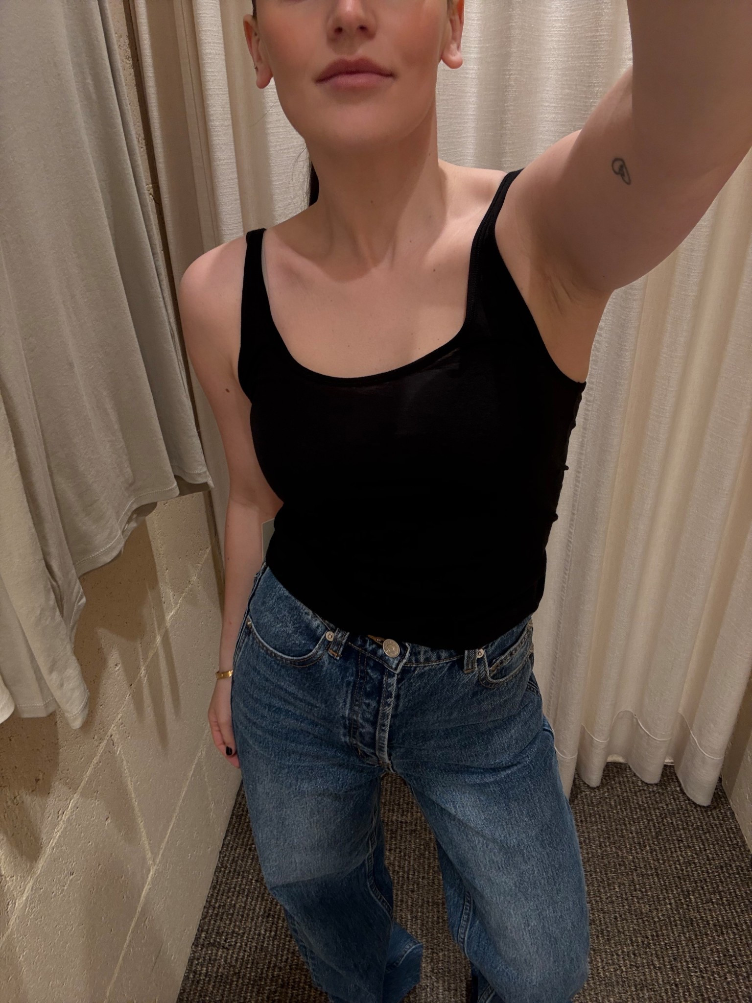 Tank: small
Jeans: 25

#LTKaustralia #LTKjeans #LTKdatenight