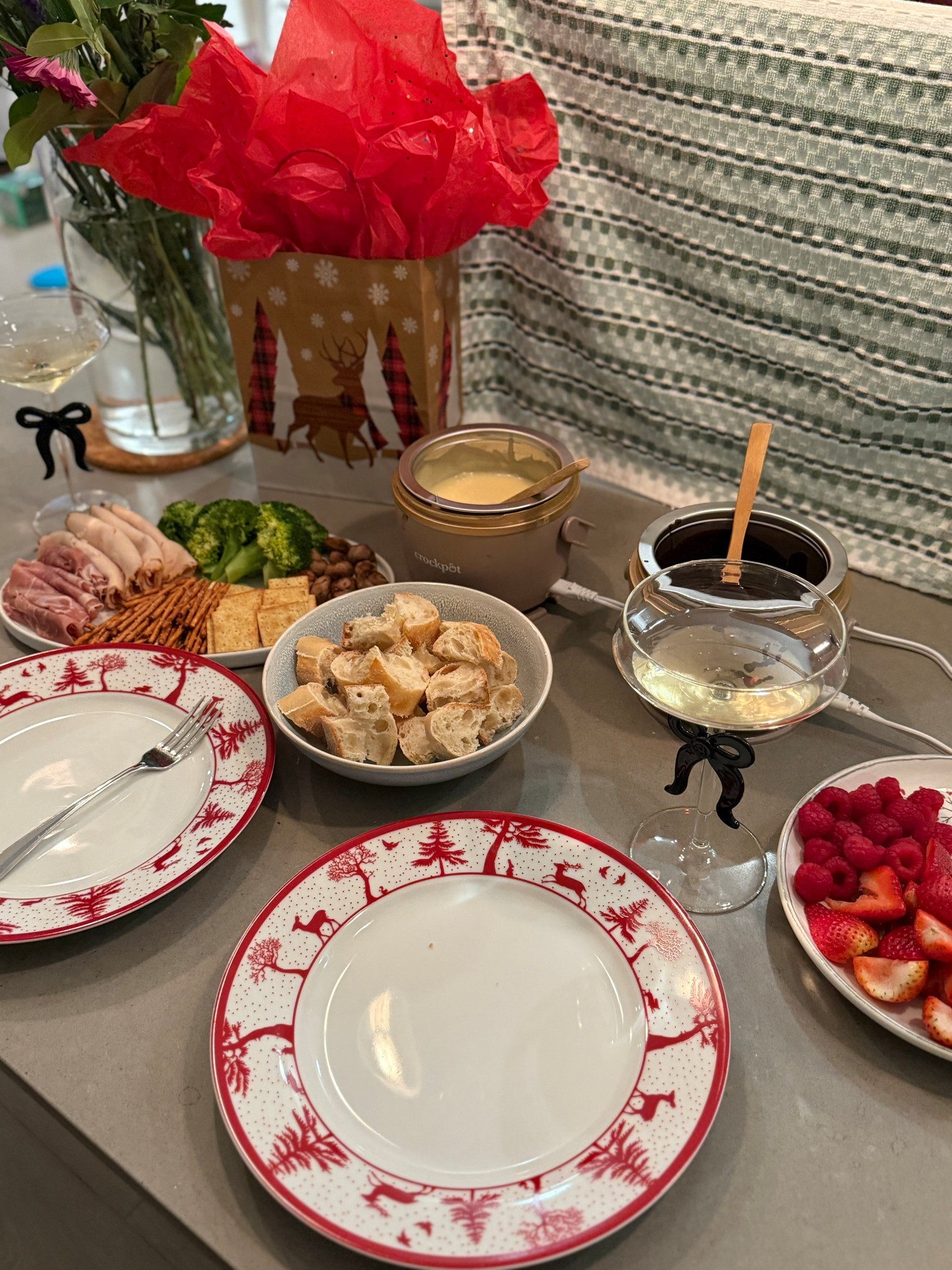 Fondue night with Amazon crockpot! 🫕

Amazon finds, Amazon must haves, crock pot, holiday meals, family meals, holiday entertaining, fondue, Valentine’s Day dinner idea, easy at home meal ideas 



#LTKFindsUnder50 #LTKSeasonal #LTKHome