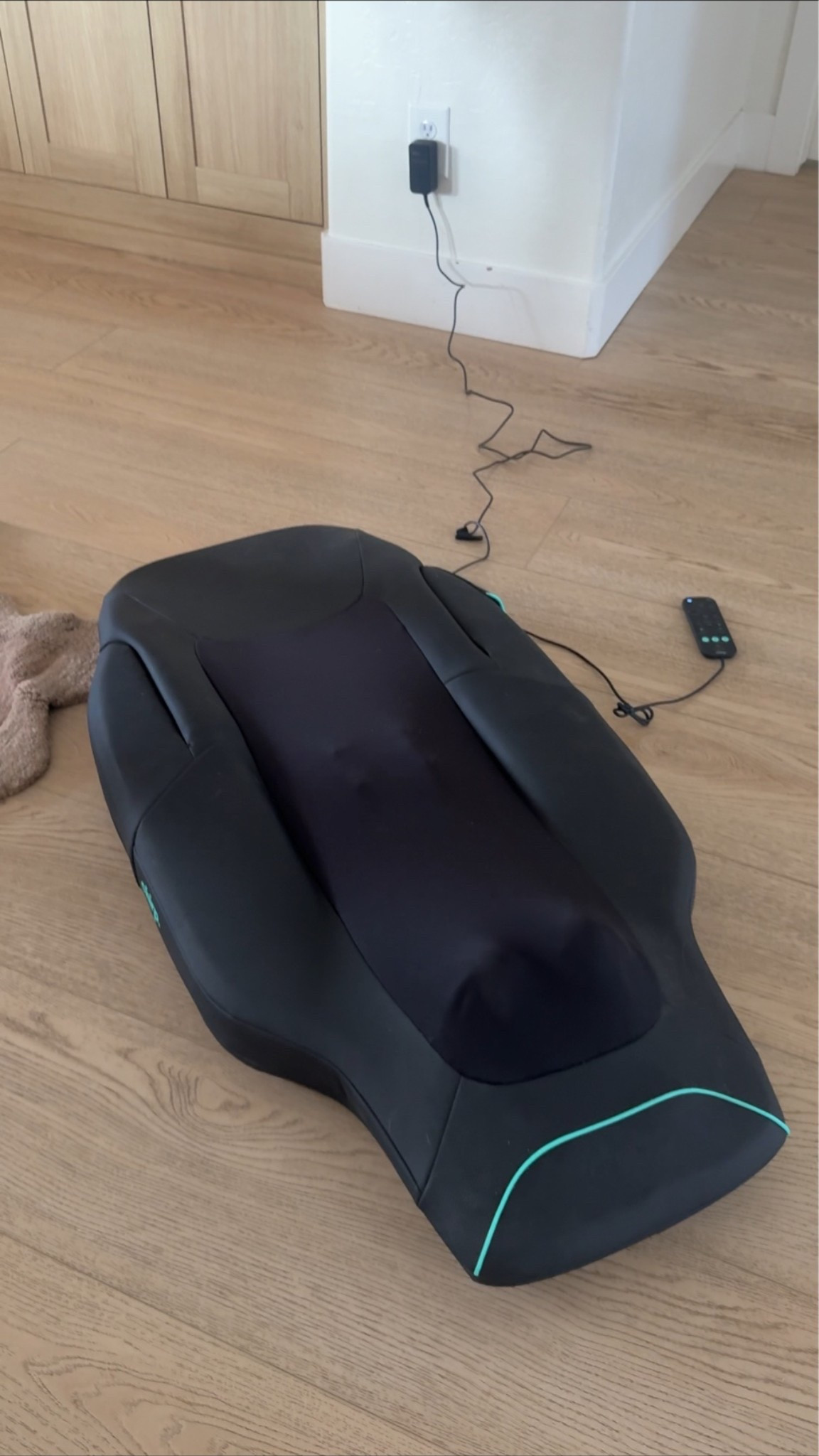 @gochirp at home recovery tool!
Targets muscle tension
Helps improve mobility 
Deep tissue relief 
Heat therapy 

#sponsored

#LTKActive #LTKmorningroutine #LTKfitnessgoals