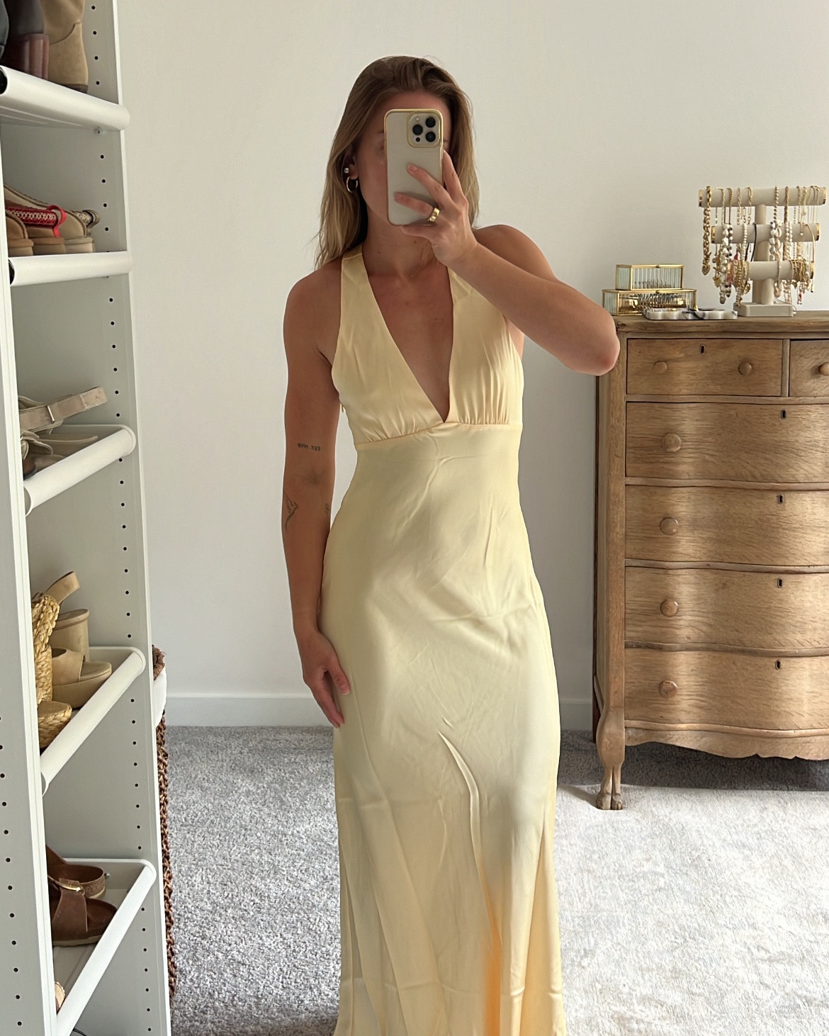 7/29/24 Yellow satin dress 🫶🏼 Wedding guest dresss, fall wedding guest dress, late summer wedding guest dress, yellow dress, yellow maxi dress, butter yellow dress