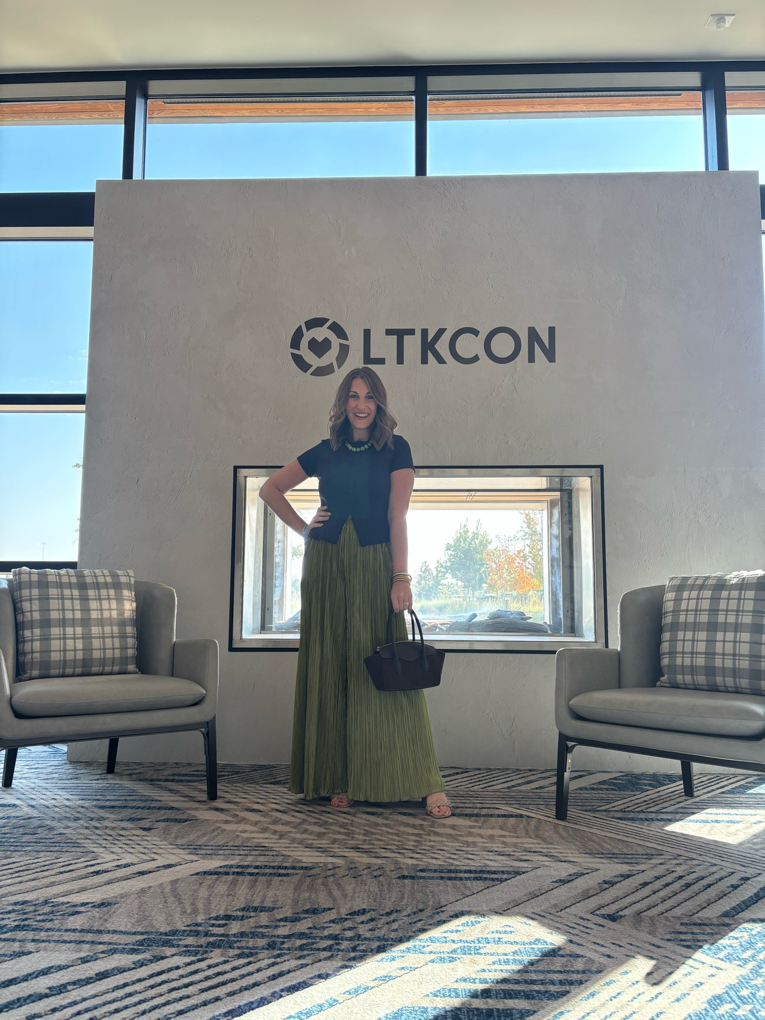 LTK Con look! ✨ Olive + navy might be my new favorite combo for fall!

#LTKootd #LTKCon #LTKSeasonal