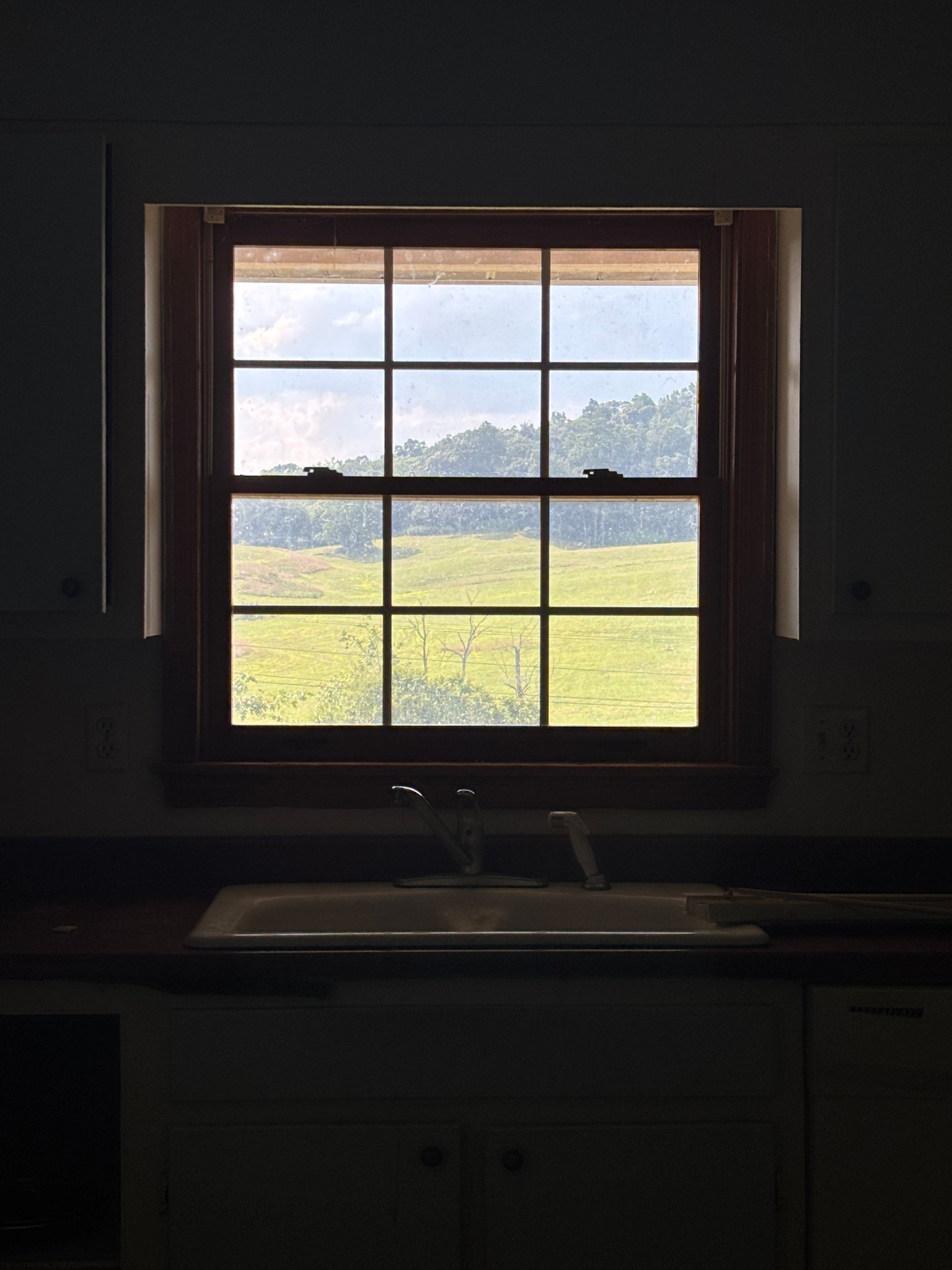 Time to gut this kitchen! But the view!!!! The land across the road is a black angus farm 🌾🤠

#LTKFindsUnder50 #LTKHome #LTKSaleAlert