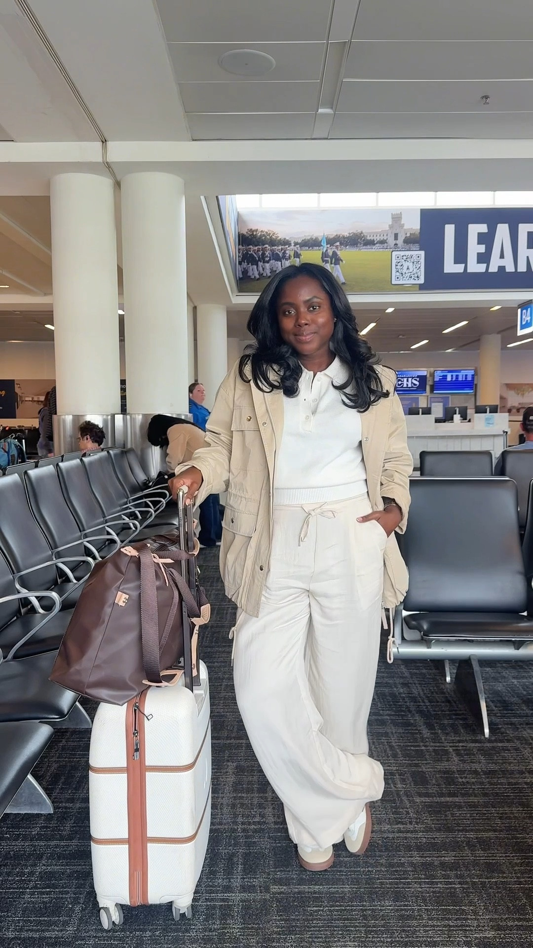 What I wore to the airport. These pieces I’m pulling out of my closet time and time again! @loft @anntaylor @Tuckernuck  

#LTKootd #LTKTravel