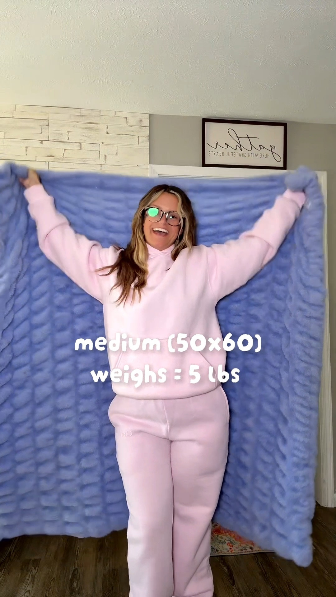 #comfrt #blanket #giftidea #mothersday 

#LTKHome #LTKMothersDay #LTKSaleAlert