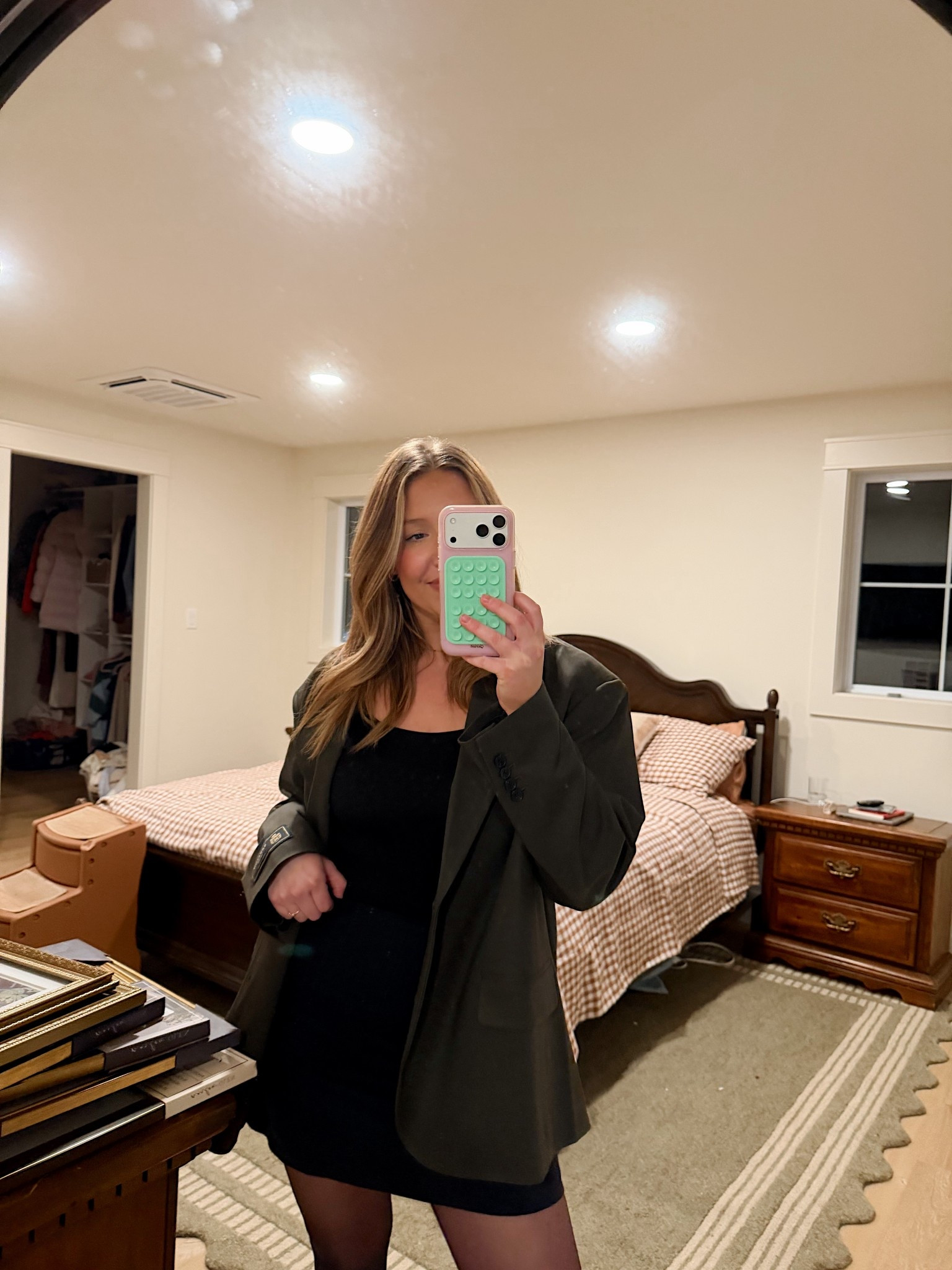 The perfect oversized blazer dos exist🤌🏼 I sized down one to a small! Def runs oversized 

#LTKwinter #LTKworkwear #LTKcanada