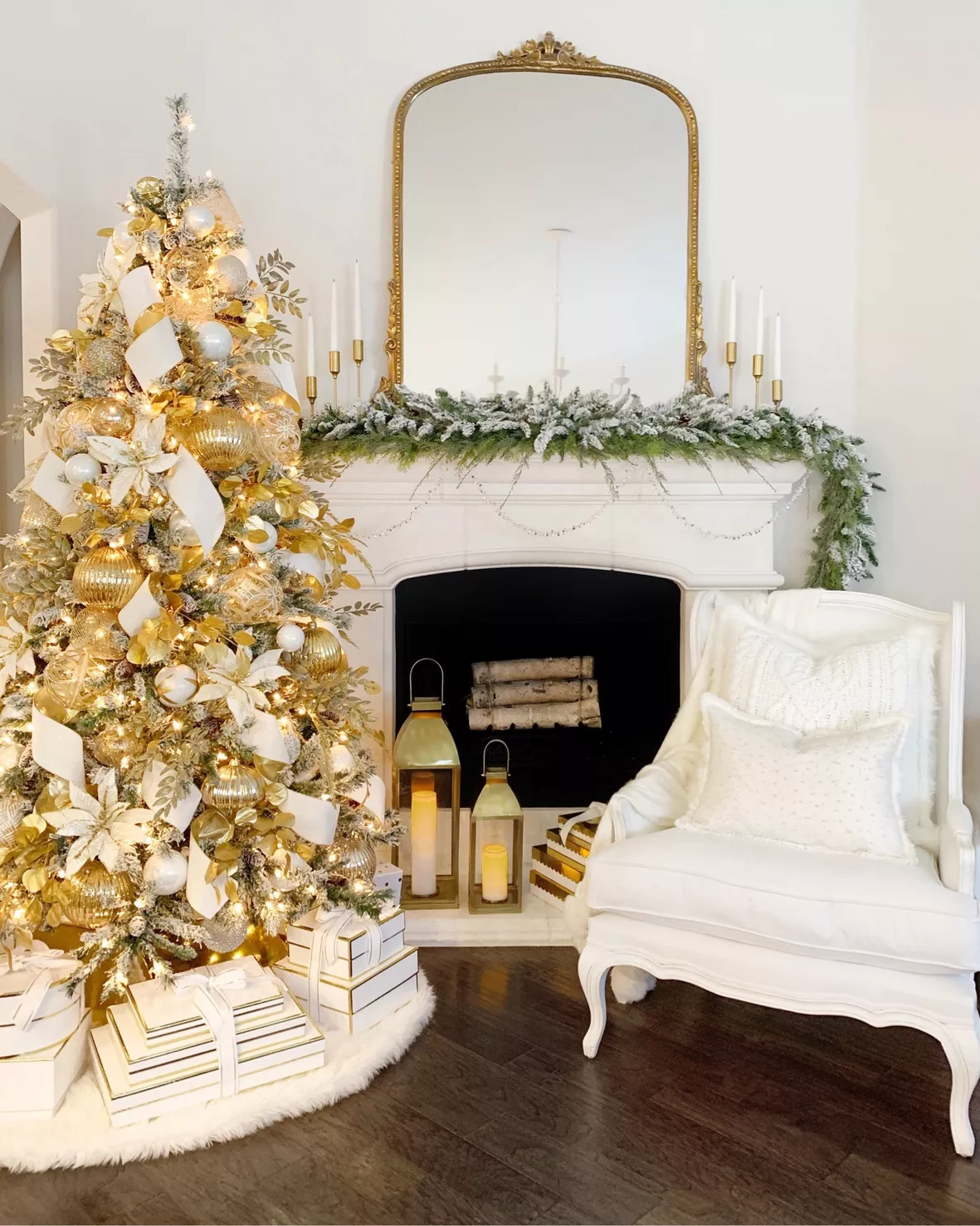 Diy mini Chanel shopping bag ornament  White christmas trees, Glam  christmas, Glam christmas decor