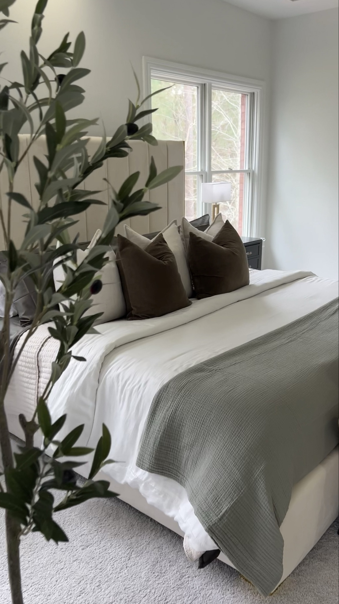 Bedroom Spring upgrade with Boll & Branch’s signature hemmed sheets and dream bed blanket! The softest sheets and blanket ever. Used colors - blanket: sage leaf , sheets: juniper . Also tagged my bed and olive tree  

#LTKstyletip #LTKfamily #LTKhome