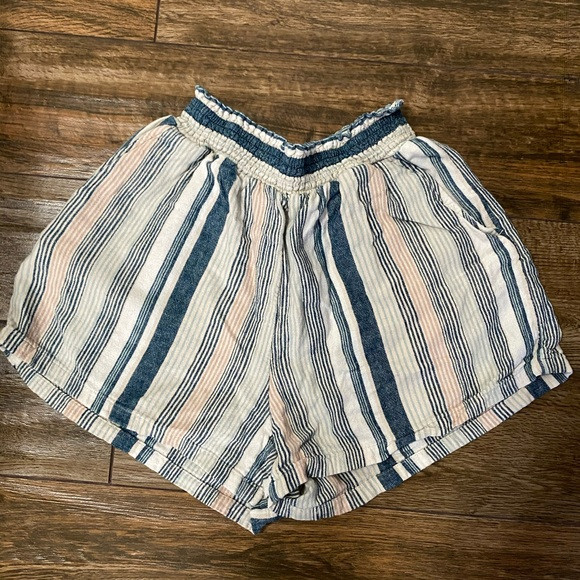 Universal thread pull on striped shorts | Poshmark