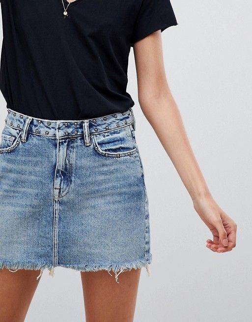 AllSaints – Betty – Jeans-Minirock mit Nieten | ASOS DE