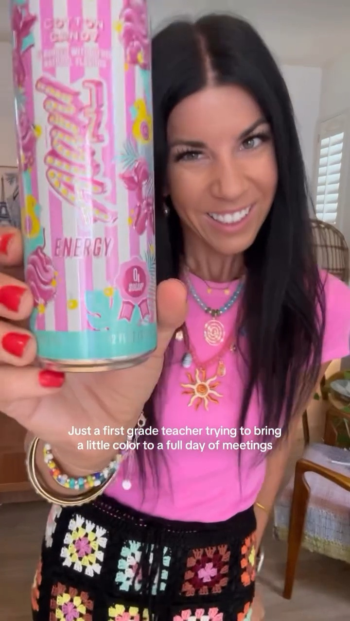 Surviving on Alani Cotton Candy and the power of a colorful outfit 💖🫠 #alaninu #oldnavy #crochet #firstgradeteacher