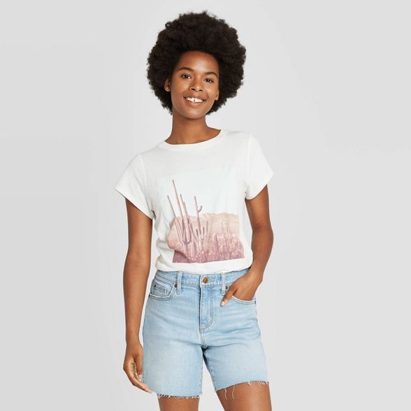 Women's Short Sleeve T-Shirt - Universal Thread™ | Target