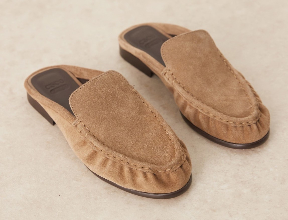 Aren’t these the perfect neutral suede loafer mules??

#LTKSeasonal #LTKWorkwear #LTKGiftGuide
