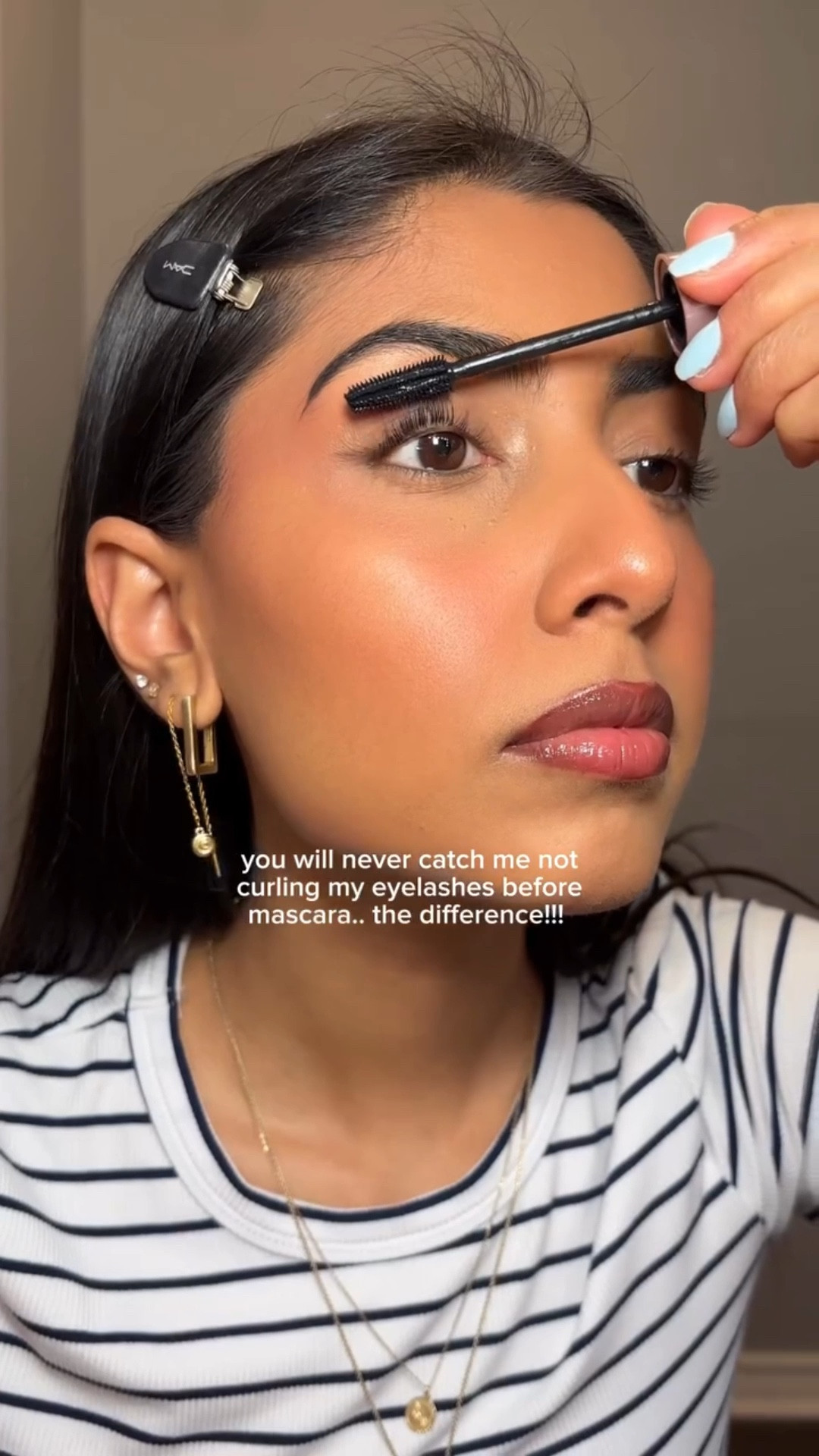 a truly crucial step @maybelline 
.
.
.
#mascara #longlashes #lashes #makeuptips