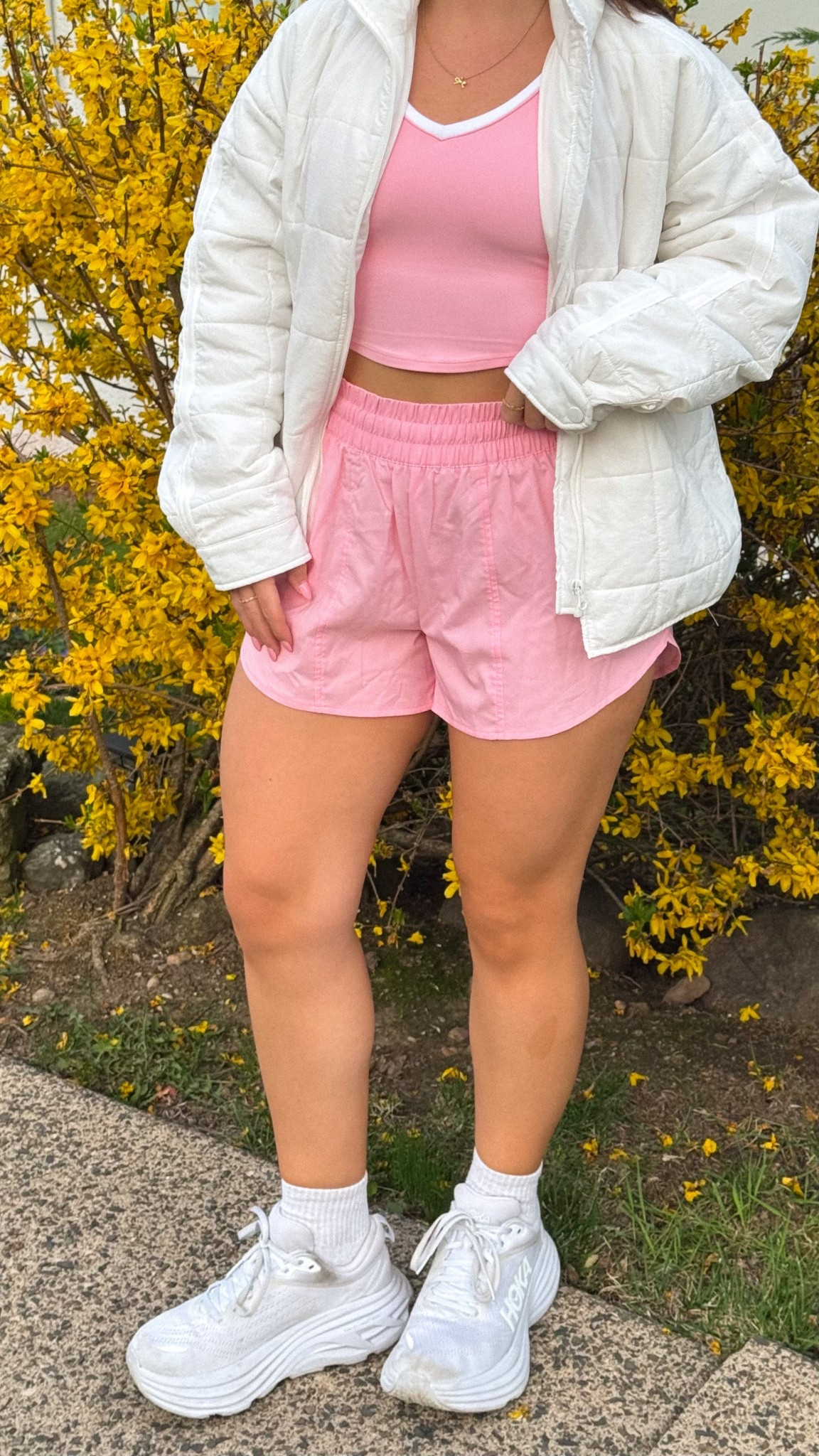 one of my favorite workout outfits 🌸🤸🏻‍♀️

Size: 
Top: Small 
Bottoms: Small
Jacket: Large (for oversized fit) 
Shoes: Women’s 7 