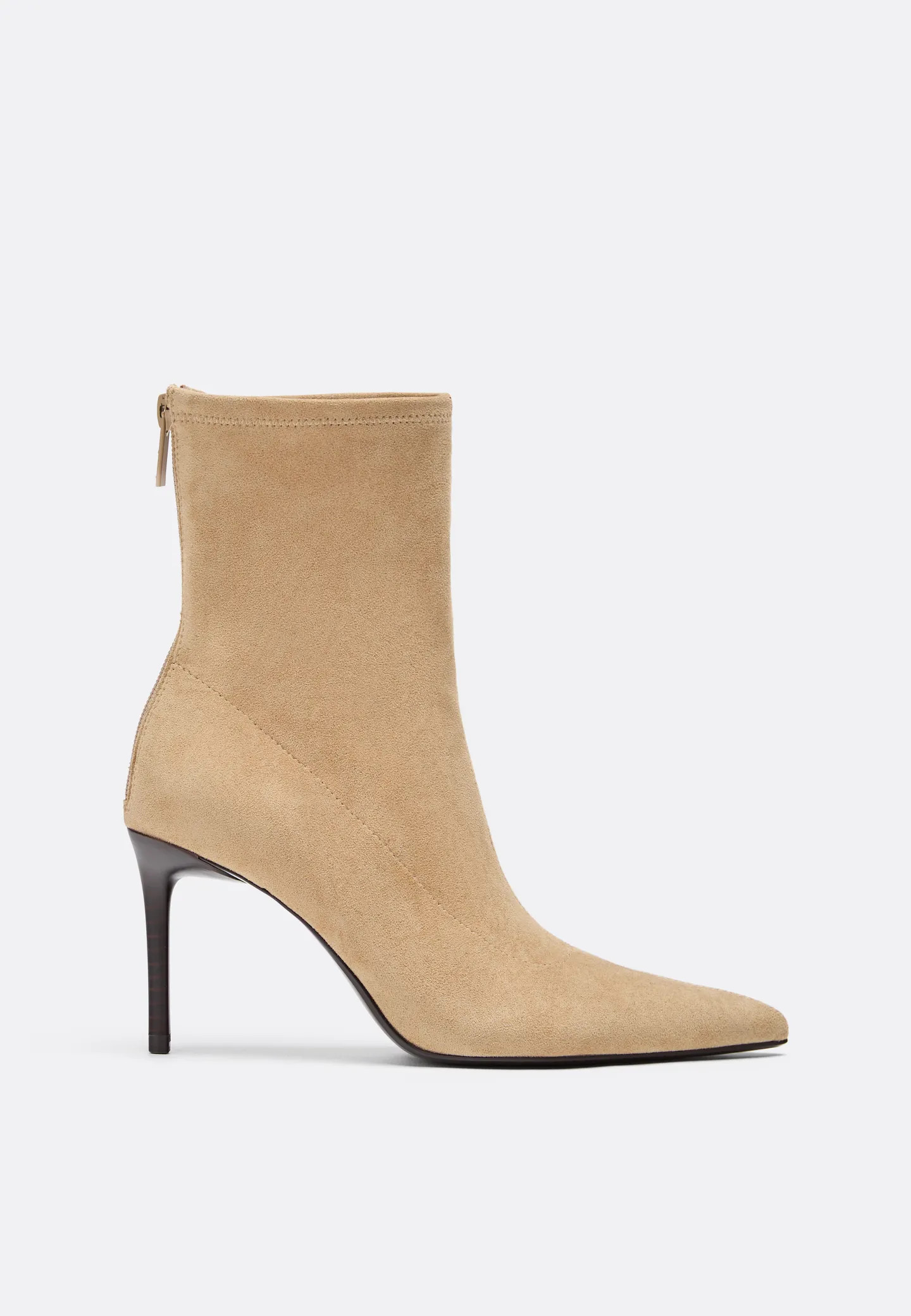 Stiefeletten mit feinem Absatz in Wildlederimitat | Stradivarius DE