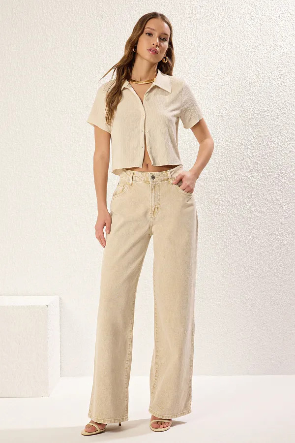 Jeans mit niedrigem Bund und weitem Bein – Stone TWOSS25JE00166 | Trendyol DE