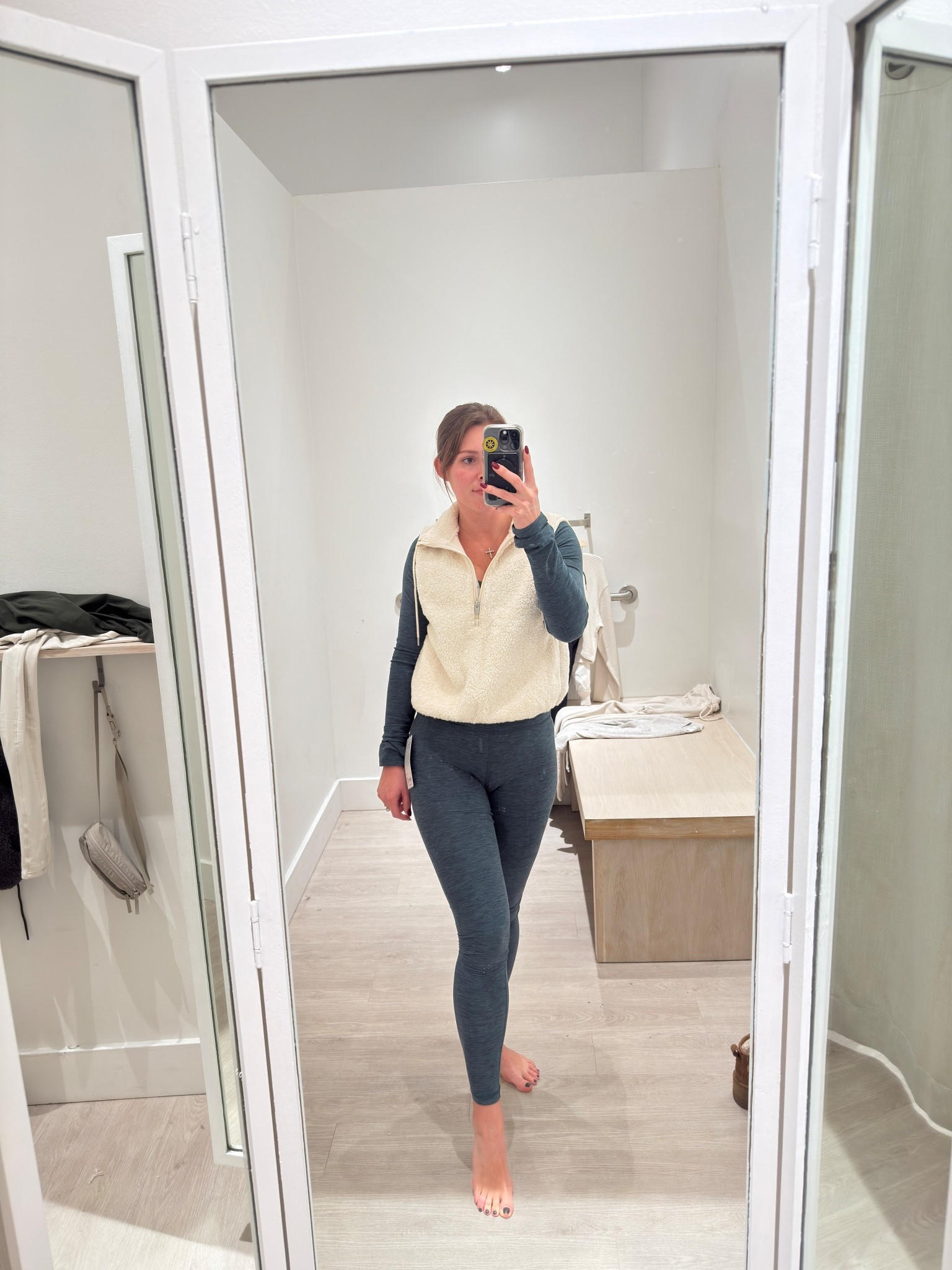 30-40% off this entire outfit!! Sale ends tonight.

#LTKFindsUnder100 #LTKActive #LTKmomlife