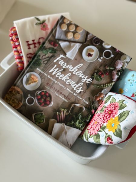 Bakeware, baking faves and an amazing book 📖 yes please! 

#duluthtradingcompany 

#LTKGiftGuide #LTKHome #LTKSaleAlert