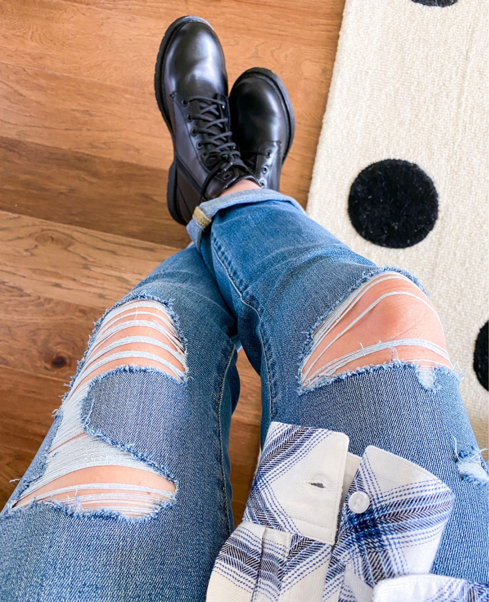 Casual fall outfit 

Button down shirt

Ripped jeans

Combat boots





Fall outfit , fall outfit idea , casual outfit , jean outfit , combat boots , ripped jeans , button down , flannel shirt , casual style , fall style , pumpkin patch outfit 

#LTKshoecrush #LTKSeasonal #LTKstyletip