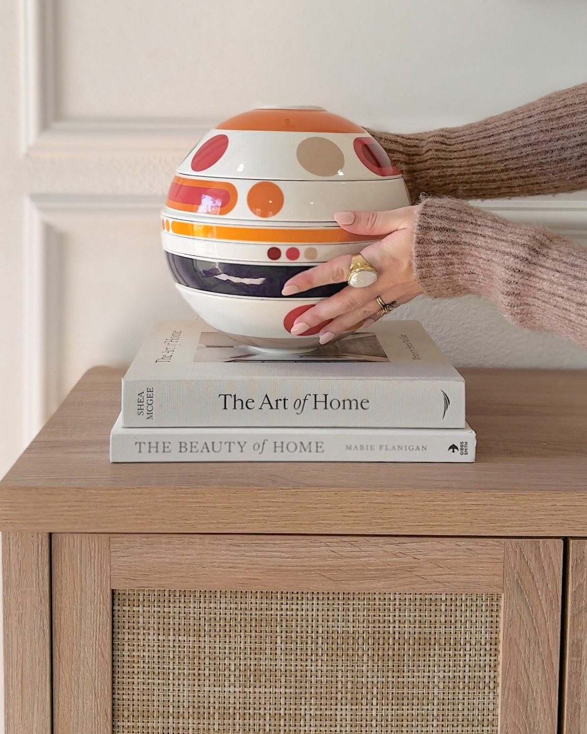 You’d never guess that this is a stunning seven-piece dinnerware set for two from @villeroybochusa La Boule Miami collection.🤍🫶🏻

I love a multipurpose piece, and this innovative dining set doubles as decor! I style it on my console when it's not in use, and always get so many compliments!

Linked my favorite color ways here 🫶🏻

#villeroybochpartner #vintagevibes #retrochic #dinnerwaregoals #laboule #laboulemiami #midcenturymodern