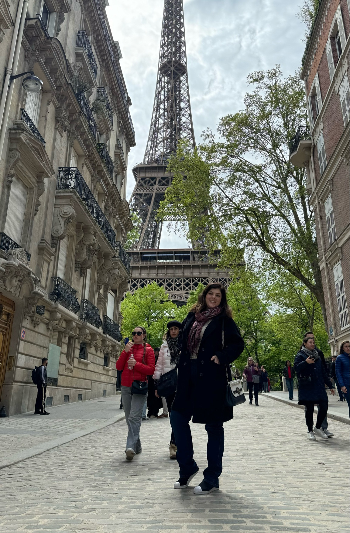 O tenis mais versatil e confortável que eu tenho. Ele fica esporte ou vai com um look mais sofisticado! Achei uma promoção maravilhosa dele! Tenho 2 de tanto que eu gosto